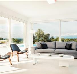 4 bedroom villa with infinity pool and sea view in Perithia, Corfu, sleeps 9